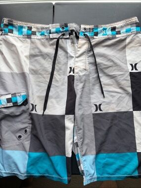 Hurley Men’s Gray, Black & Teal Checkerboard Hybrid Shorts